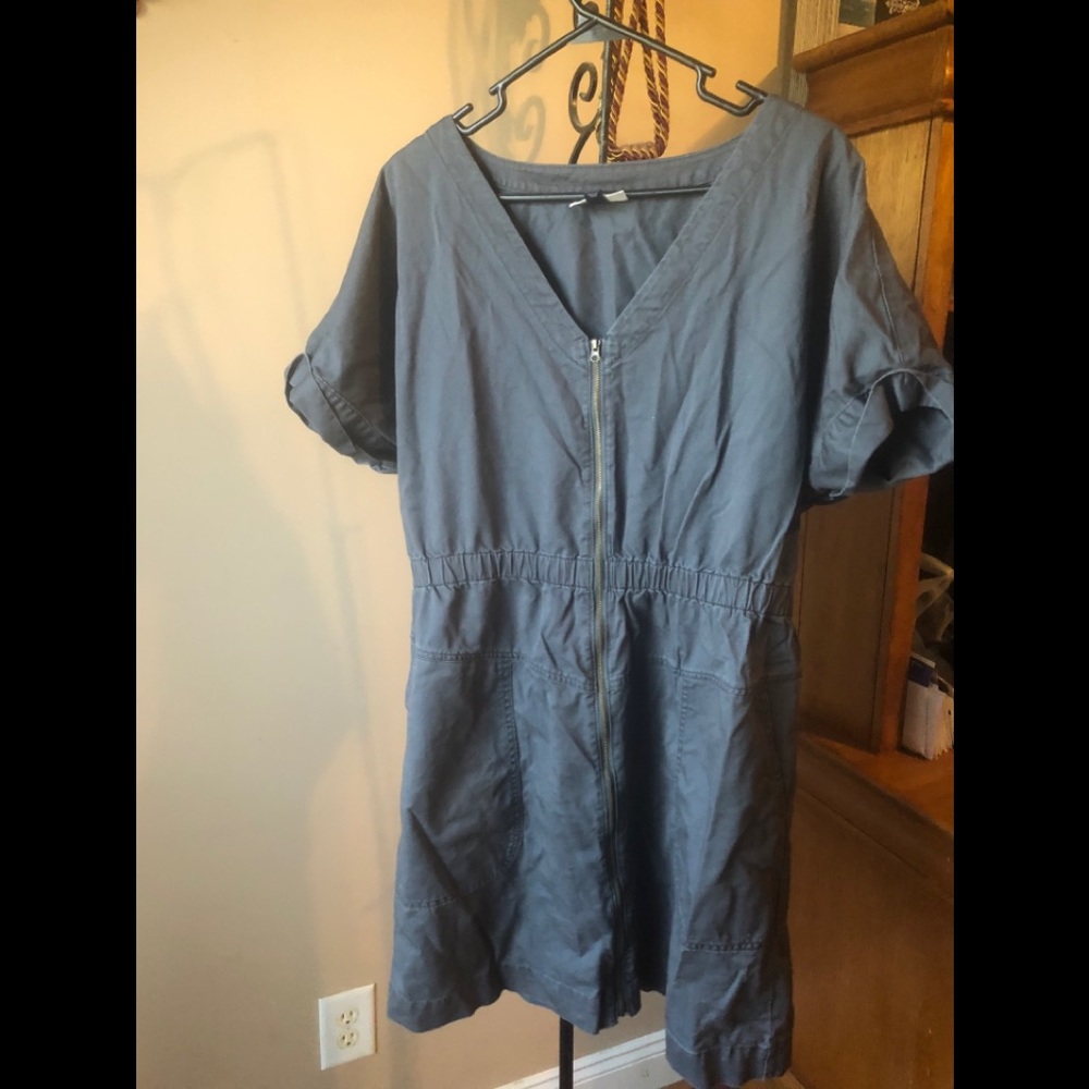 Women’s dress
